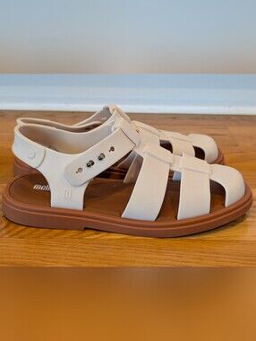 Melissa Emma Beige Sandal Fisherman Style Women’s Size 8